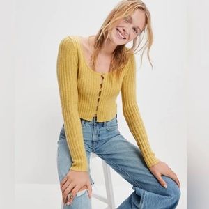 NWT AE Button Front Cardigan in Green